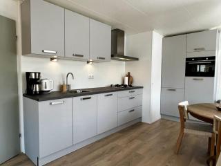 Bungalow in park with fenced garden - Sint Maartenszee - 7