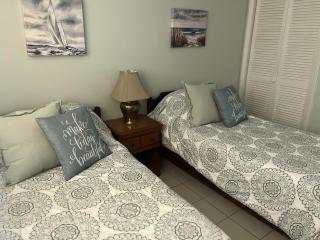 Cozy home in Sunny Florida! - Englewood - 8