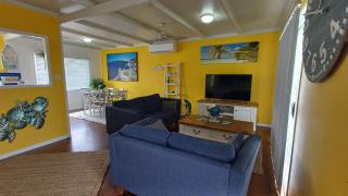 Golden Sands Beach House - Bowen - 6