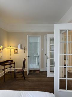 Shanghai Hills& Art Suite 15 - Near Line 1 & 7 Changshu Road Metro - 3