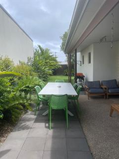 Little Whale House - Mudjimba - 1