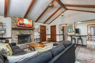 Treetop Hideaway - Summer Escape with HOT TUB - Gatlinburg - 4