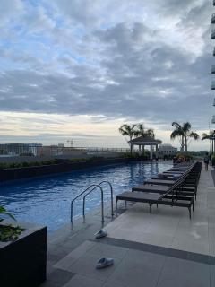 LJ'S Escape 1BR Coast Residences - Manila - 9