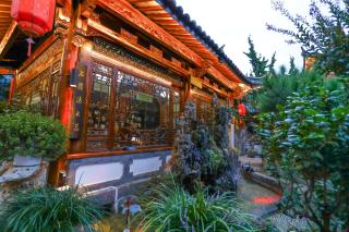 Heshun Youran丨Intelligent guest control king bed room near Zhongyi Night Market in Lijiang Old Town - Lijiang - 3