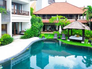 Villa Diana Bali 16 Bedrooms - Seminyak - 6