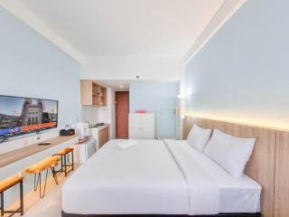 Comfy and Homey Studio at Vivo Apartment By Travelio - 7