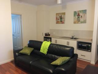 Hahndorf Oak Tree Cottages - Hahndorf - 2