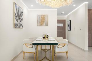 Elegant 2BR with Balcony and Burj Khalifa Skyline Views - Dubai - 7