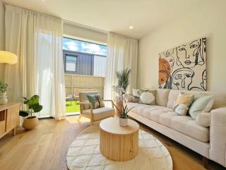 City Serenity 2BR Townhouse vs AC Backyard & Parking - Auckland - 4