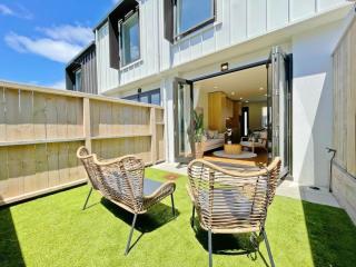 City Serenity 2BR Townhouse vs AC Backyard & Parking - Auckland - 3