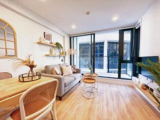 Serene Cityscape 1B Apt Near Skytower vs Gym Pool Sauna - Auckland - 1
