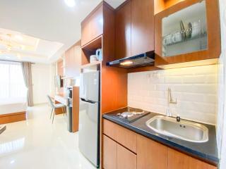 Good and Restful Studio at Patraland Amarta Apartment By Travelio - 6