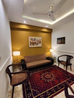 Riverview 3-Bedroom Persian Style Luxury Apartment - Islamabad - 3