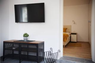 Cozy Apartment Iva with Private Garden - Krk - 2