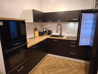 W Centrum Luksusowy Apartament, Duży Parking, Zameldowanie 24h, FV, Ekspres, XBOX, Klimatyzacja, Dwie Sypialnie, Kuchnia i Salon, Samo centrum miasta, - 1