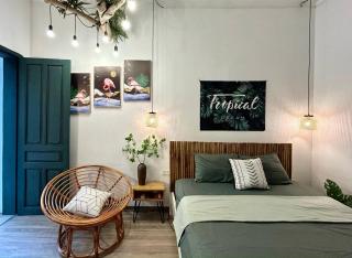 Old Quater Tropical House - 1