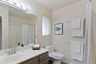 Riverview Haven with Soothing Waterfall Hot Tub - Vallejo - 1