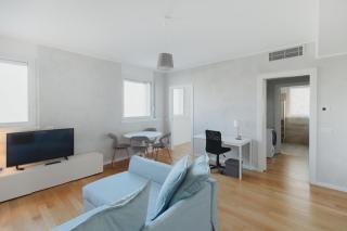 GoHost - Modern Apartments with Private Terrace near Duomo - Milan - 0