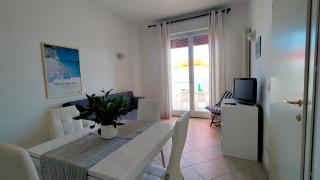 P313 nr 105 trilocale sul mare con ombrellone in prima fila - 9