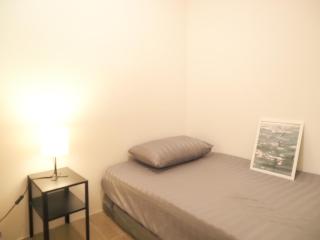 Round The Clock Hostel - - 7