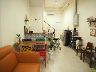 Round The Clock Hostel - - 6