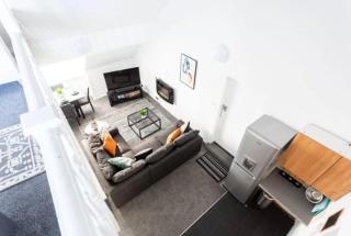1 Bed Split Level Apartment- Leigh-on-Sea - 7