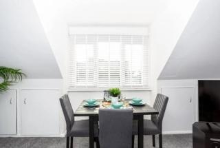 1 Bed Split Level Apartment- Leigh-on-Sea - 6