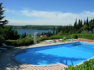 Lovely flat with shared pool and amazing lake view - Saló - 9