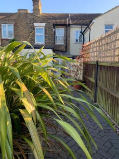 3 Bed Family House Free Parking - Southend-on-Sea - 1