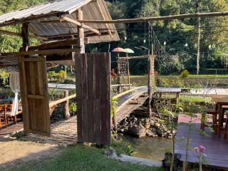 Napa White Villa river front - 2