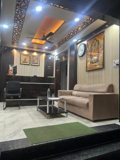 Hotel Shiv Mangalam Near Kashi Vishwanath Tample - Varanasi - 5