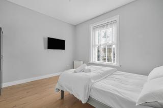 Studio 169 - 4