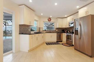 3111 Riverhouse Prince · 3111 Riverhouse Prince - Stunning Riverfront - Cape Coral - 2