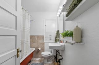 Sugar House Hideaway by Mountains 3BR, Parking, Wi-Fi - Salt Lake City - 3