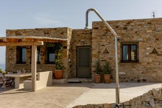 “Blue view” uphill - Naxos Chora - 3