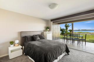 Lakehouse with Jetty & Pool - 3