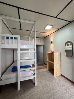 LY Lodge - - 3