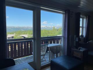 Family-Friendly Retreat With Fireplace And Balcony - 3