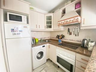 2 Bedroom with Spacious Terrace Pueblo Evita - Benalmádena - 8