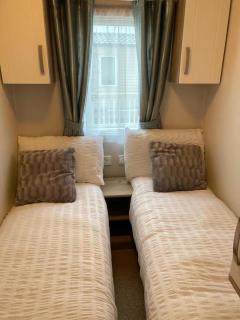 Caravan-Sleep8-HotTub-FreeP-Balcony-FamilyFriendly - Lincoln - 4