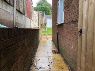 Captivating 1-Bed Apartment in Hednesford - Cannock - 3