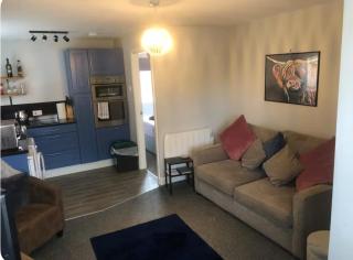 Captivating 1-Bed Apartment in Hednesford - Cannock - 0