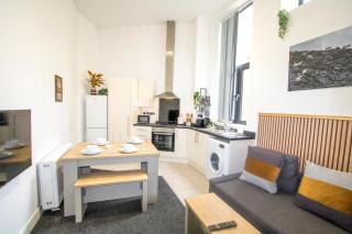 Sleek 2 Bedroom - Stadium Links - Manchester - 0