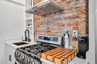 Charming Stay in Louisville's Vibrant Highlands - 5