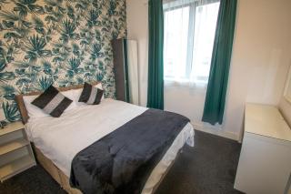 Ideal for groups - 2 Bedroom Apartment - Free Parking, Transit links, Close to Stadiums - 5