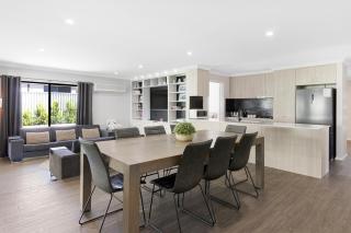 5 Bedroom Home meters from the beach - 9