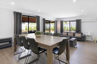 5 Bedroom Home meters from the beach - Geographe - 3