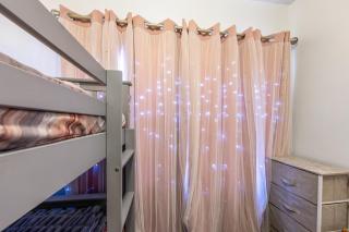 Urban Escape by Mountains w/3BR, Wi-Fi, Laundry - 4