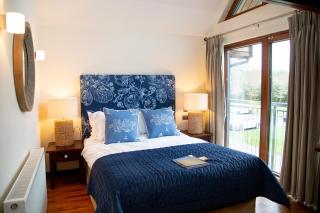 Double Bedroom in Mews Cottage - Farnham - 4