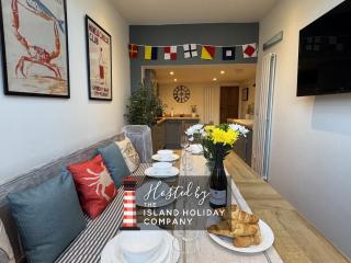 Driftwood House - Luxury Dog-Friendly Townhouse in Cowes, Steps from Marina - Cowes - 0